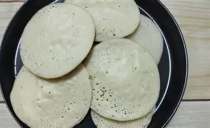 নরম তুলতুলে চিতই পিঠা (৫ পিস - সাথে ২ রকম ভর্তা ফ্রি)